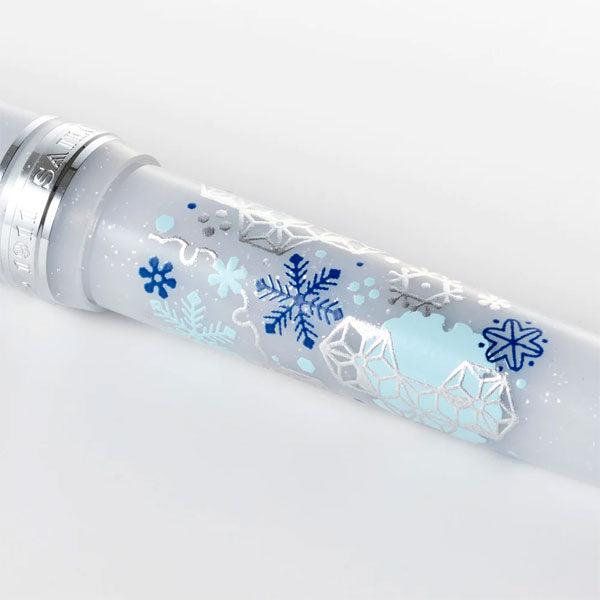 【PLUS×セーラー万年筆コラボ企画 第7弾】カ.クリエ プレミアムクロス×プロフェッショナルギアスリム 初雪限定セット セーラー万年筆 10-8827