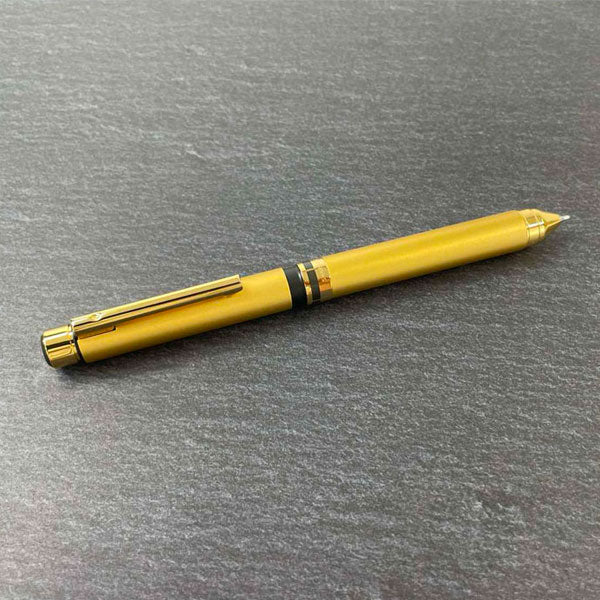 【数量限定!!取扱店一部のみ*名入れ不可*】 シャーボX ゼブラ 限定 金軸オリジナル 複合ペン 【送料無料*】 リフィル付き<油性ボールペン0.7黒/赤/青,シャープ部機構0.5> 専用化粧箱 SBX-GO-KN-AZ