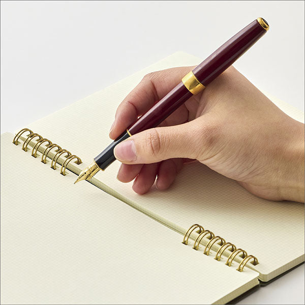 3/24塚原Marechal notebook A5 ノート 2mm方眼 [全2色] Kleid 7201 [M便 1/2]