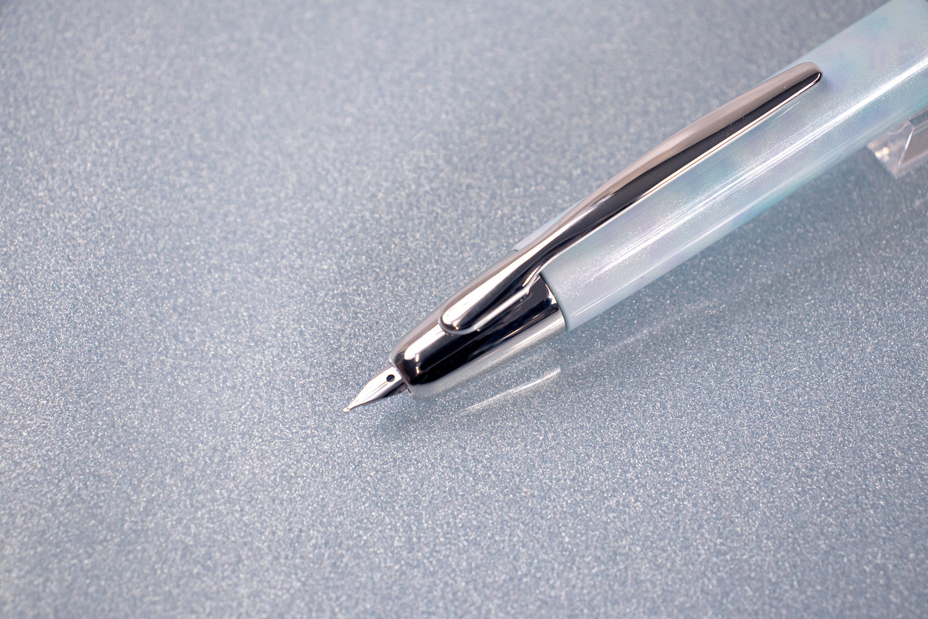 大原美術館×うさぎやオリジナル】キャップレス万年筆 シニャック