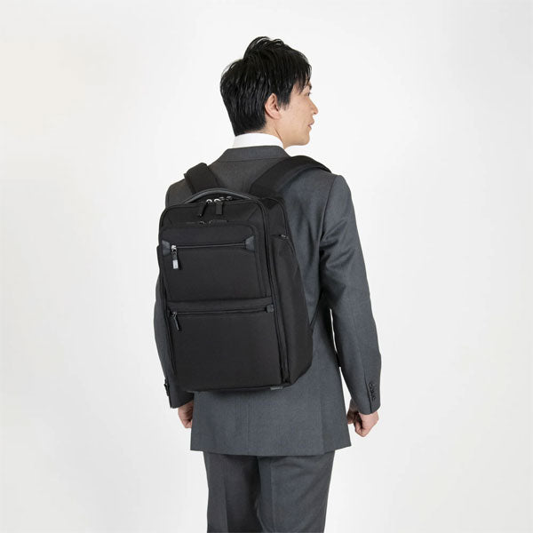 EVL-4.0 リュック［B4サイズ］ 黒 20L ［B4ファイル/15.6インチPC対応］ エース 68306-01【送料無料*！取り寄せ品】