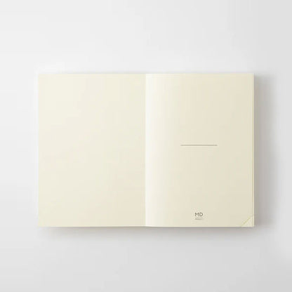 《MD PRODUCT》MDノート A5 1日1ページ [無罫/ドット方眼] デザインフィル 15389/15390 【1冊のみネコポス可】[M便 1/1]